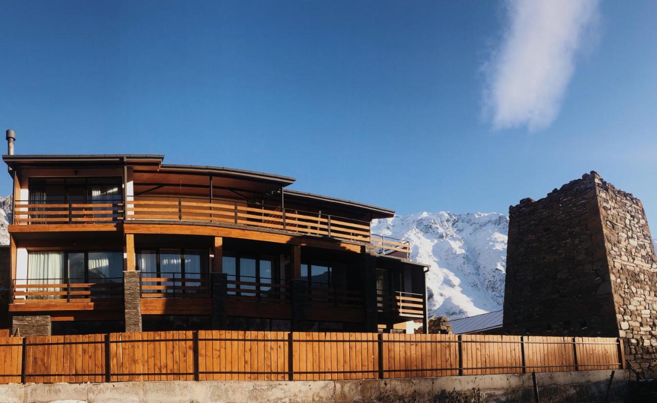 Capra Hotel Kazbegi エクステリア 写真