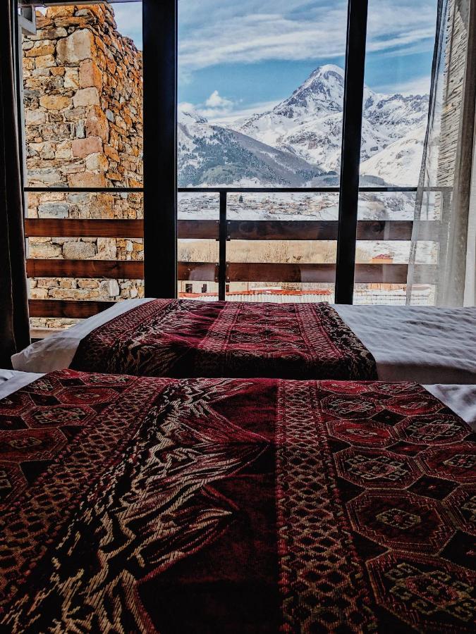 Capra Hotel Kazbegi エクステリア 写真