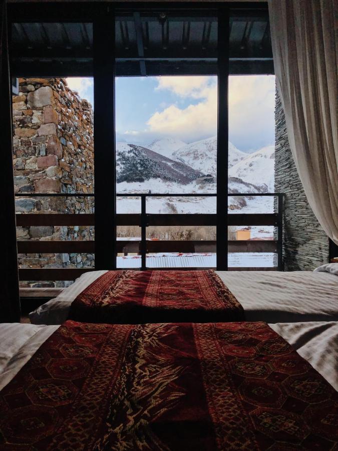 Capra Hotel Kazbegi エクステリア 写真
