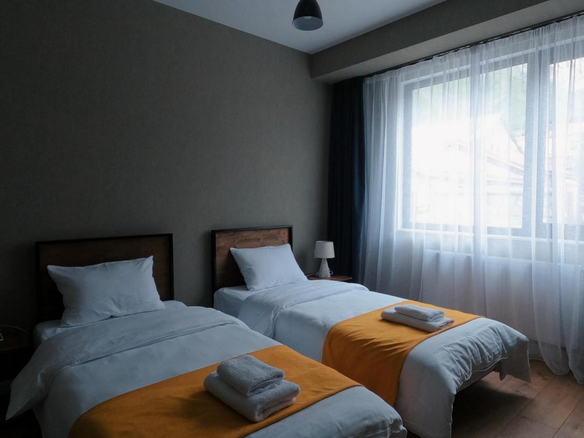Capra Hotel Kazbegi エクステリア 写真