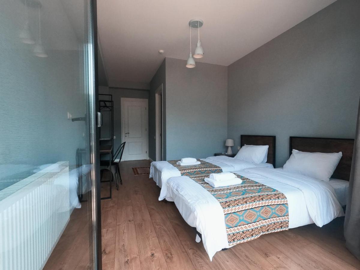 Capra Hotel Kazbegi エクステリア 写真