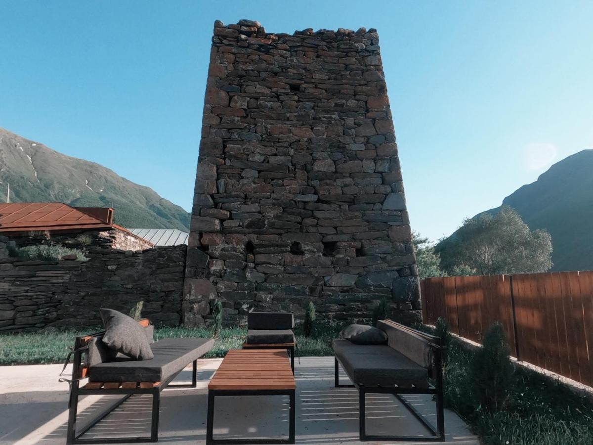 Capra Hotel Kazbegi エクステリア 写真