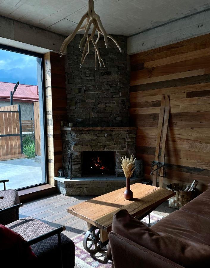 Capra Hotel Kazbegi エクステリア 写真