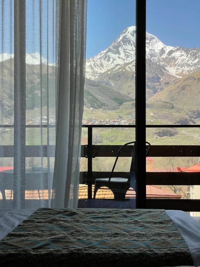 Capra Hotel Kazbegi エクステリア 写真