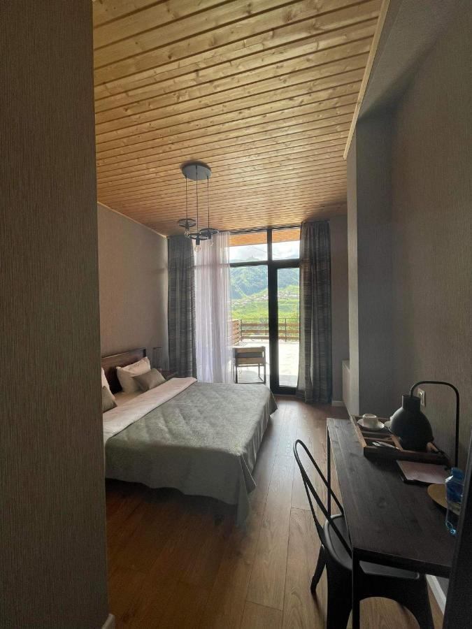 Capra Hotel Kazbegi エクステリア 写真