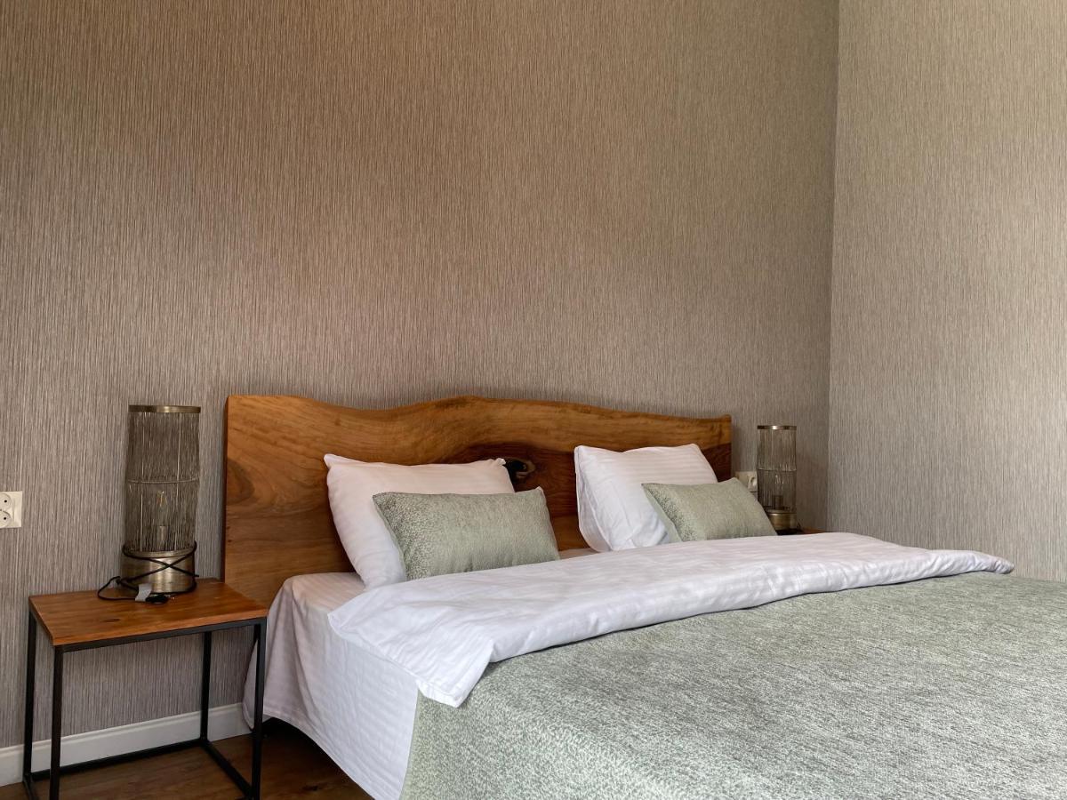 Capra Hotel Kazbegi エクステリア 写真