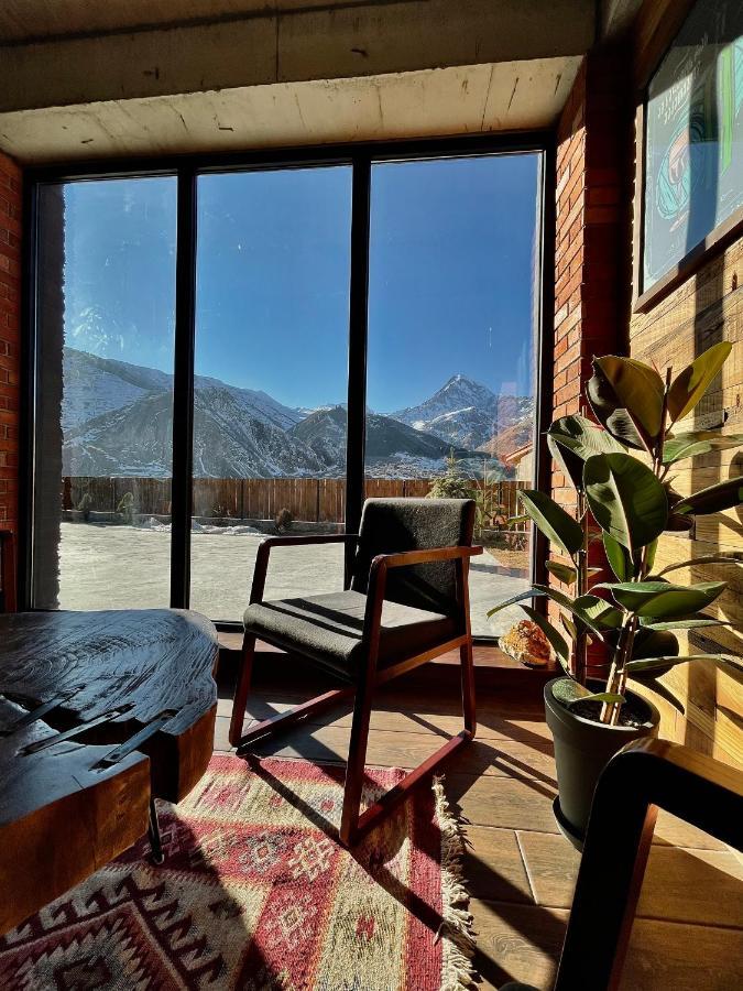Capra Hotel Kazbegi エクステリア 写真