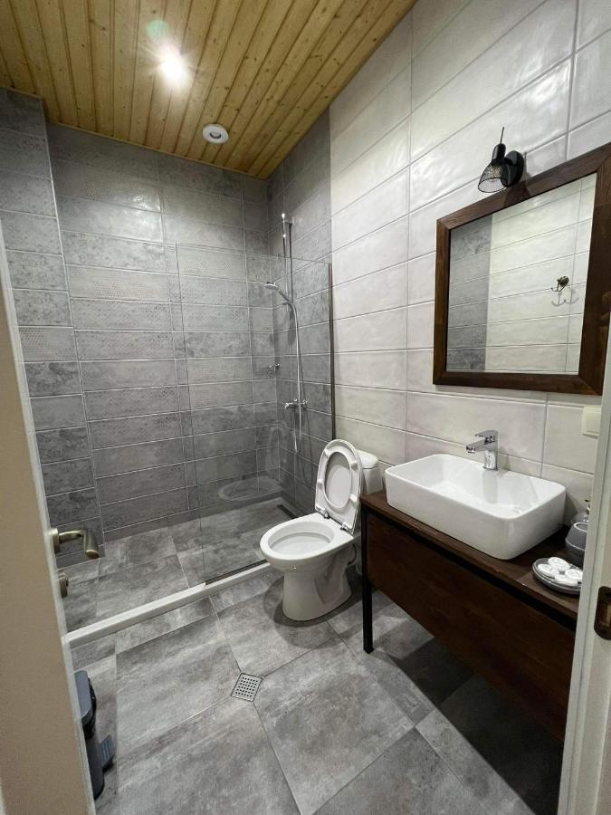 Capra Hotel Kazbegi エクステリア 写真